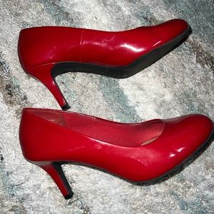 Comfort plus red kitten heel shoes